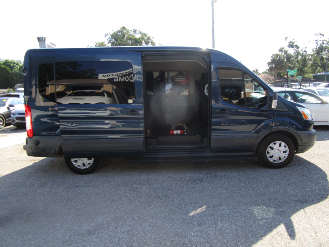 Ford Transit 350 Wagon Med. Roof XL w/Sliding Pass. 148-in. WB 2017 Ford Transit 350 Wagon Med. Roof XL w/Sliding Pass. 148-in. WB 2017