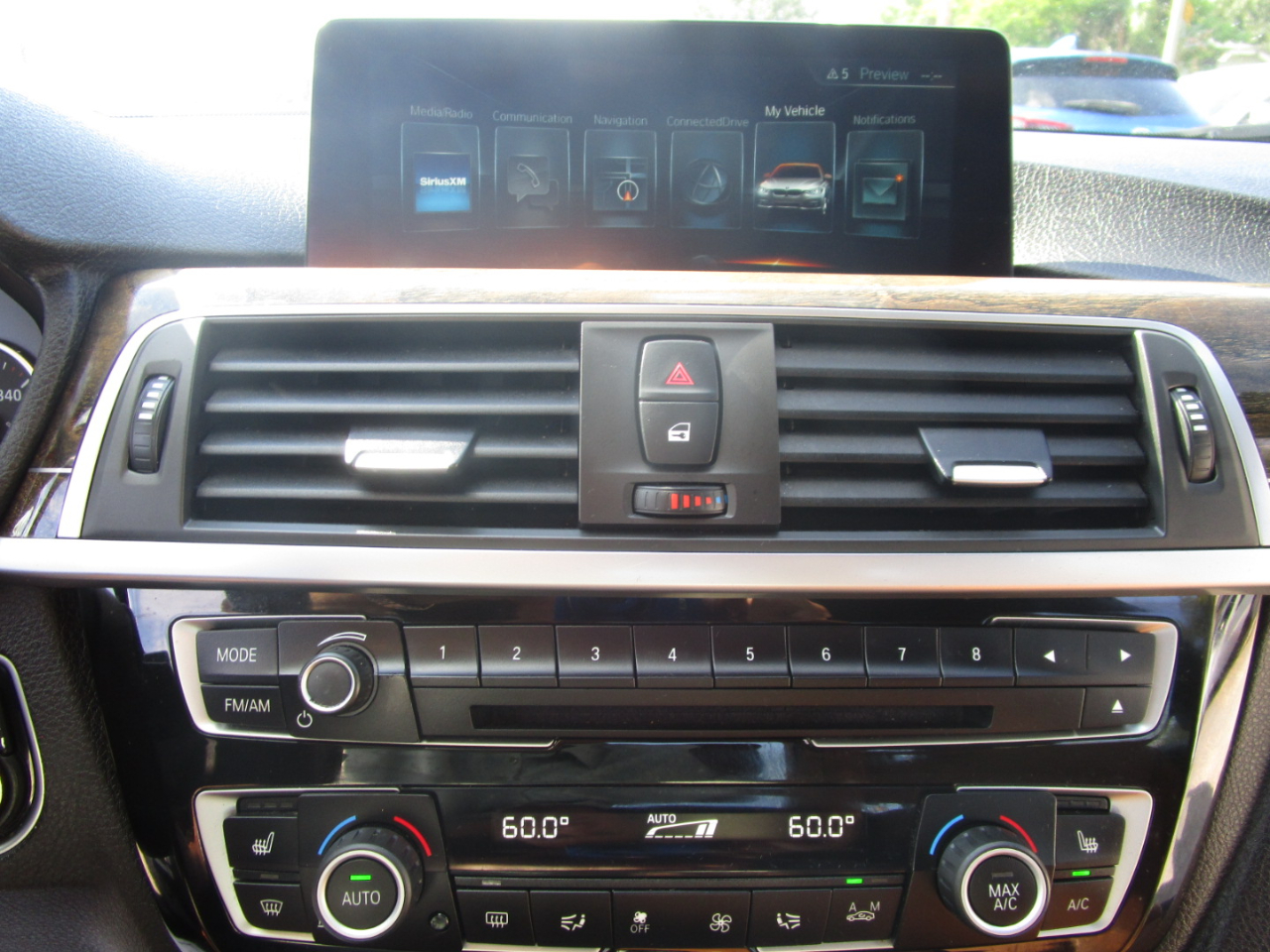 BMW 3-Series 330i xDrive SULEV Sedan 2017 BMW 3-Series 330i xDrive SULEV Sedan 2017