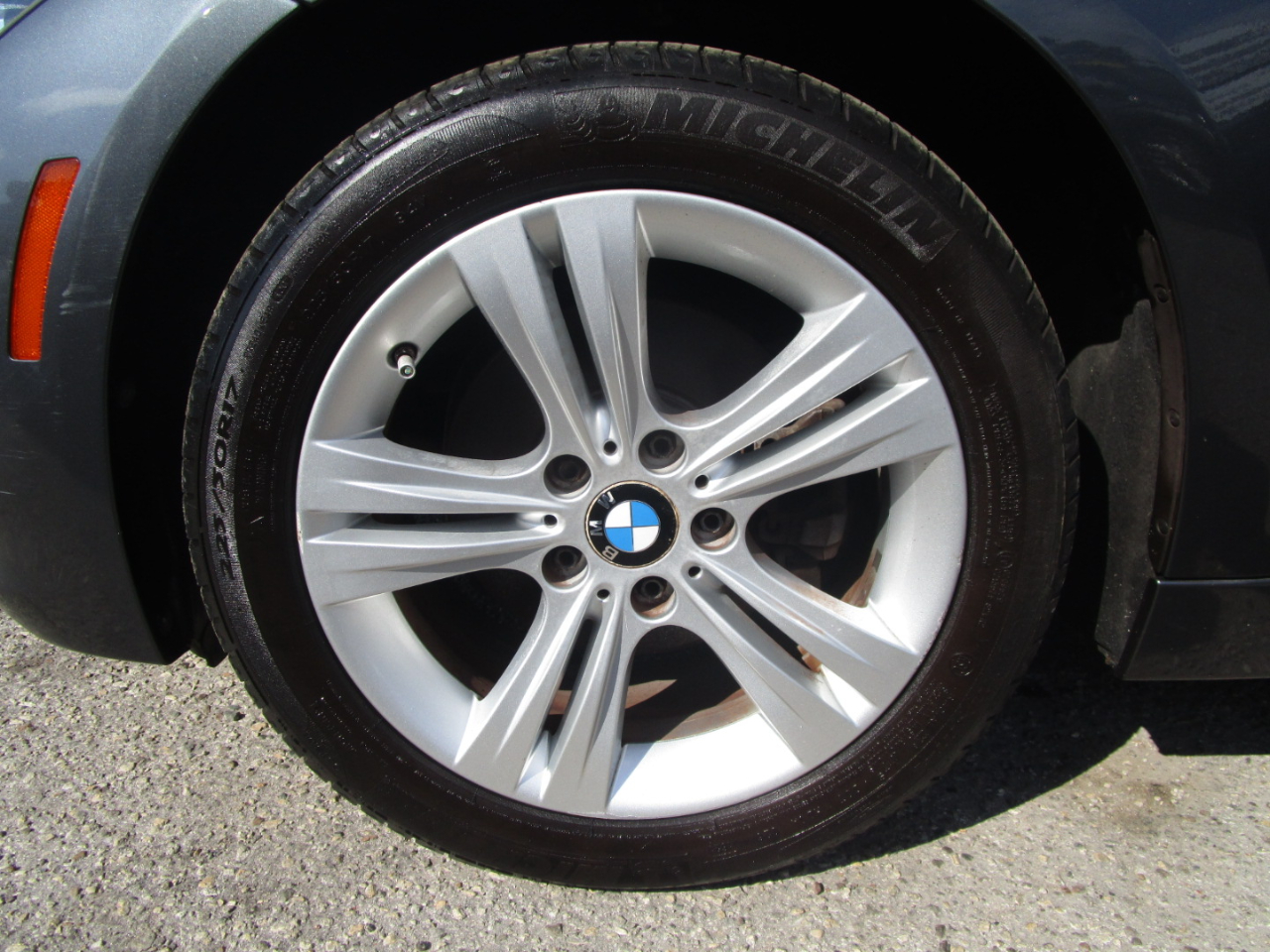 BMW 3-Series 330i xDrive SULEV Sedan 2017 BMW 3-Series 330i xDrive SULEV Sedan 2017