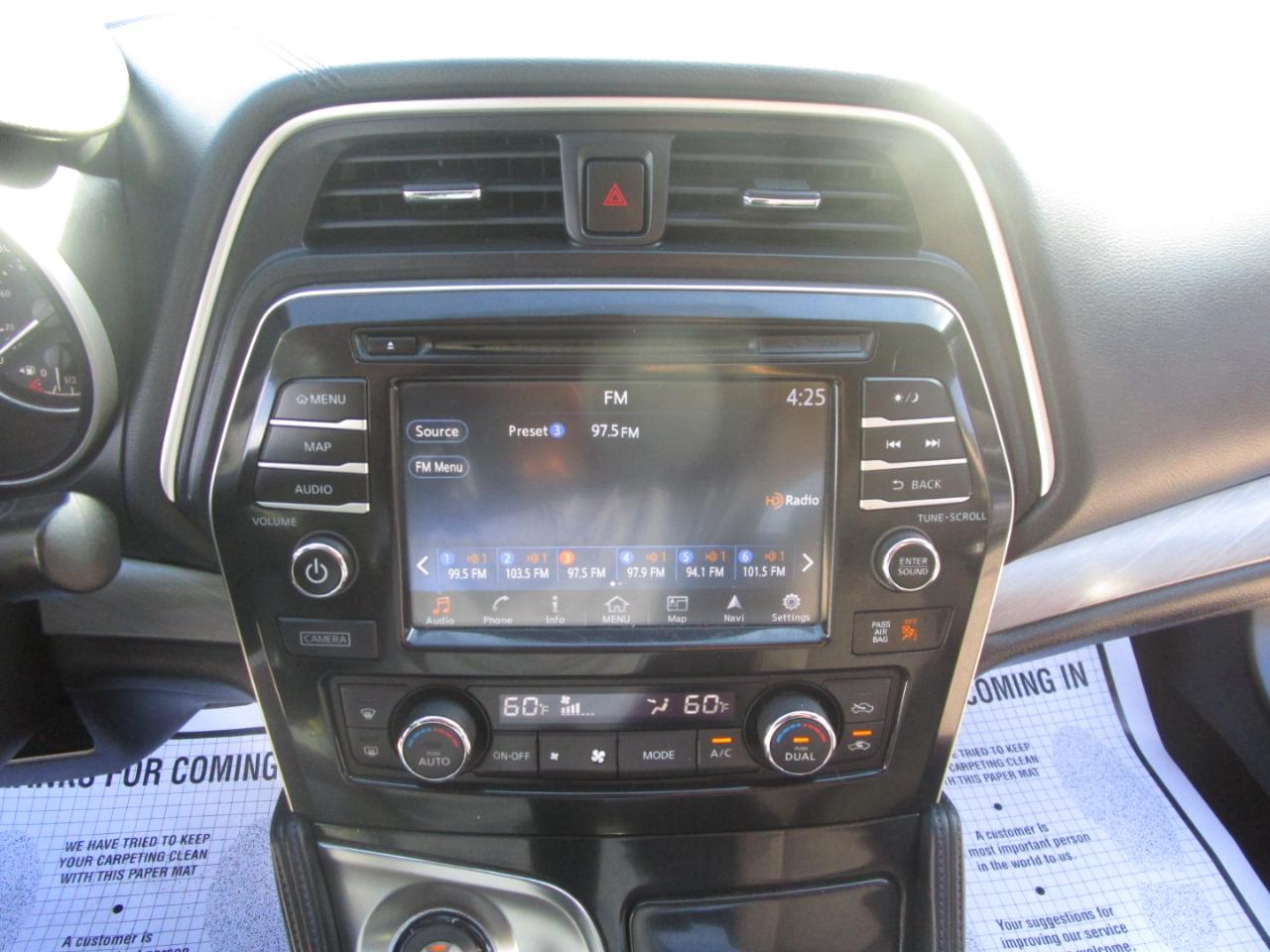 2017 Nissan Maxima S photo 4