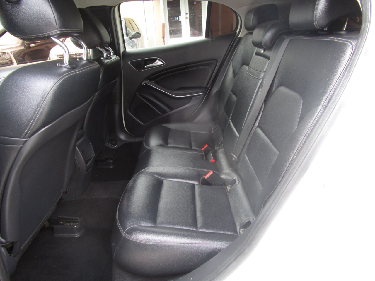 2015 Mercedes Benz GLA 250 4MATIC photo 2