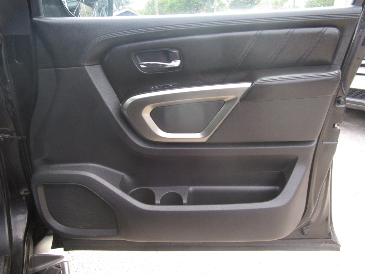 Nissan Armada SL 4WD 2015