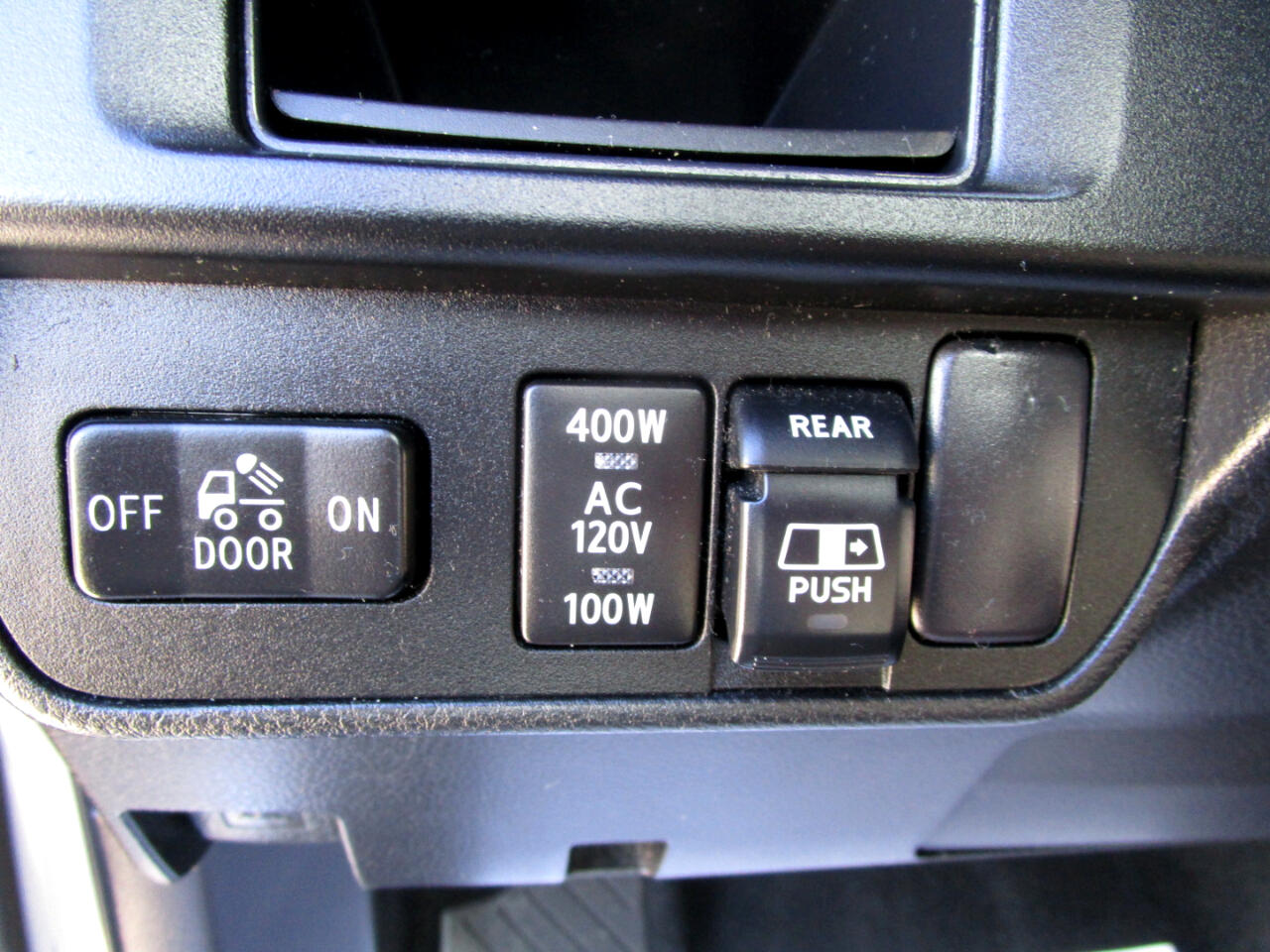 Toyota Tacoma SR5 Double Cab Long Bed V6 6AT 4WD 2017