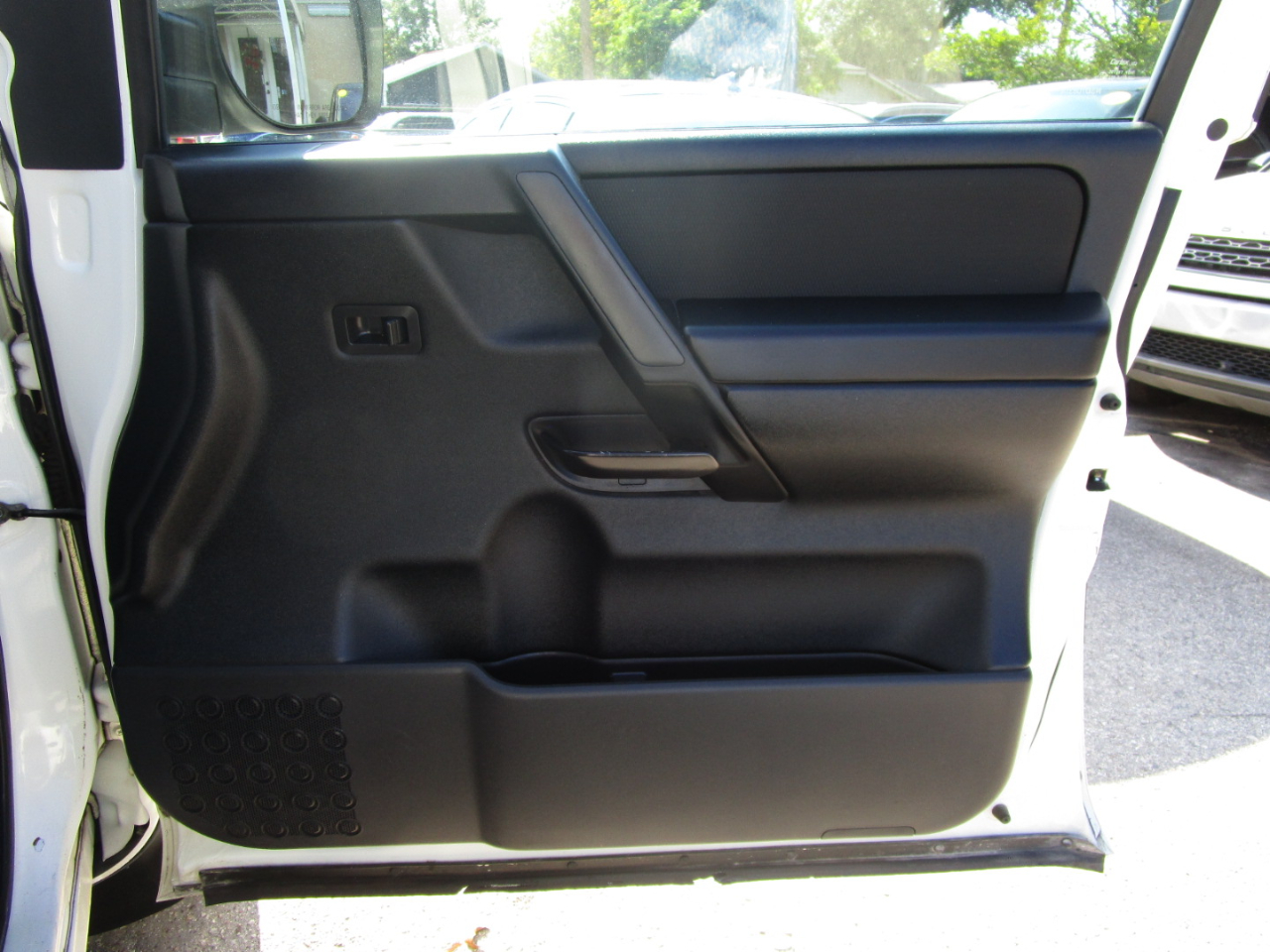 Nissan Titan LE Crew Cab 2WD SWB 2008