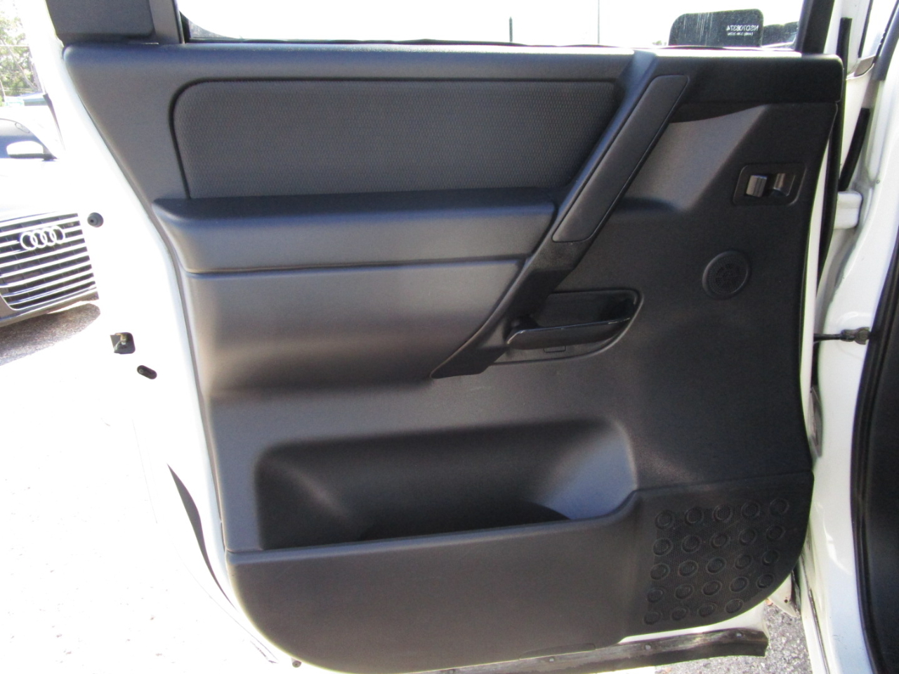 Nissan Titan LE Crew Cab 2WD SWB 2008