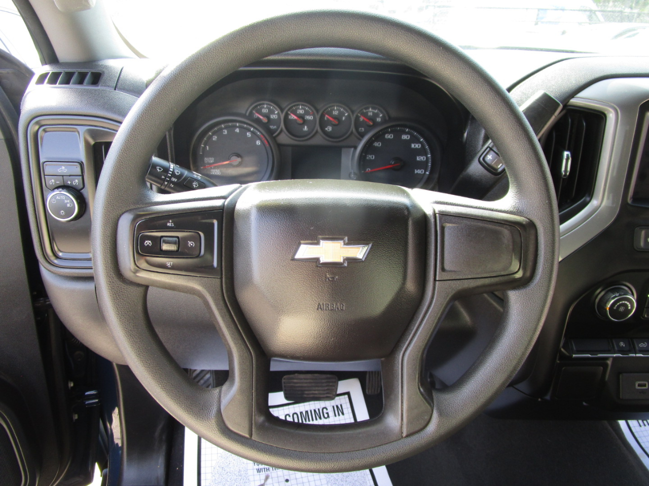 Chevrolet Silverado 1500 Custom Crew Cab Short Box 2WD 2020