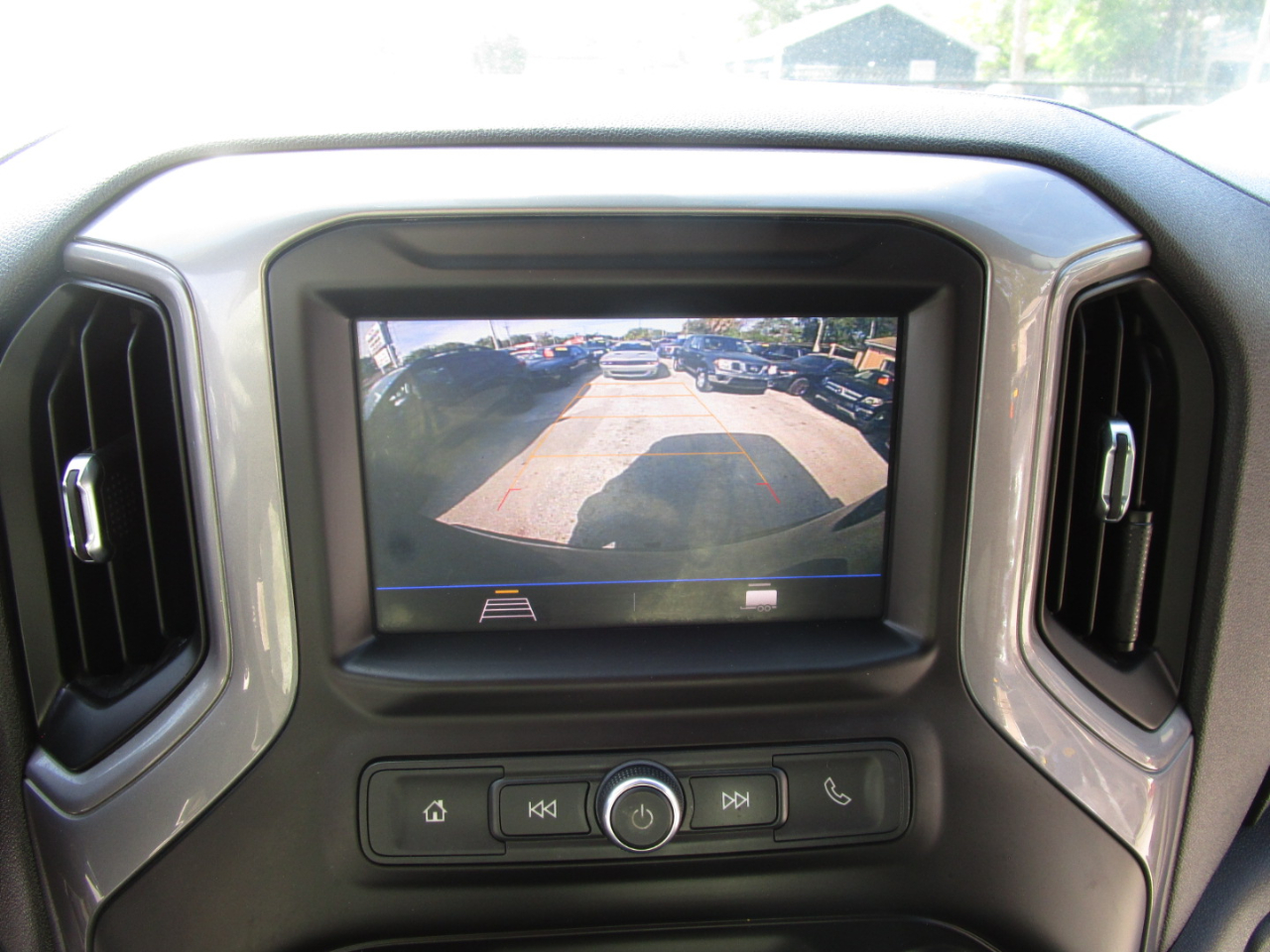 Chevrolet Silverado 1500 Custom Crew Cab Short Box 2WD 2020