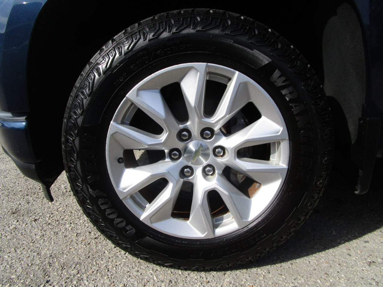 Chevrolet Silverado 1500 Custom Crew Cab Short Box 2WD 2020