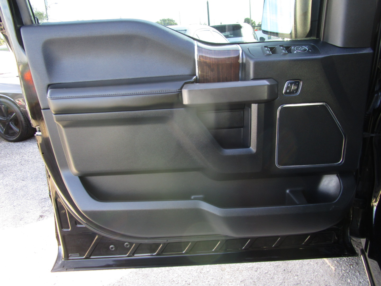 Ford F-150 Lariat SuperCrew 6.5-ft. Bed 4WD 2017