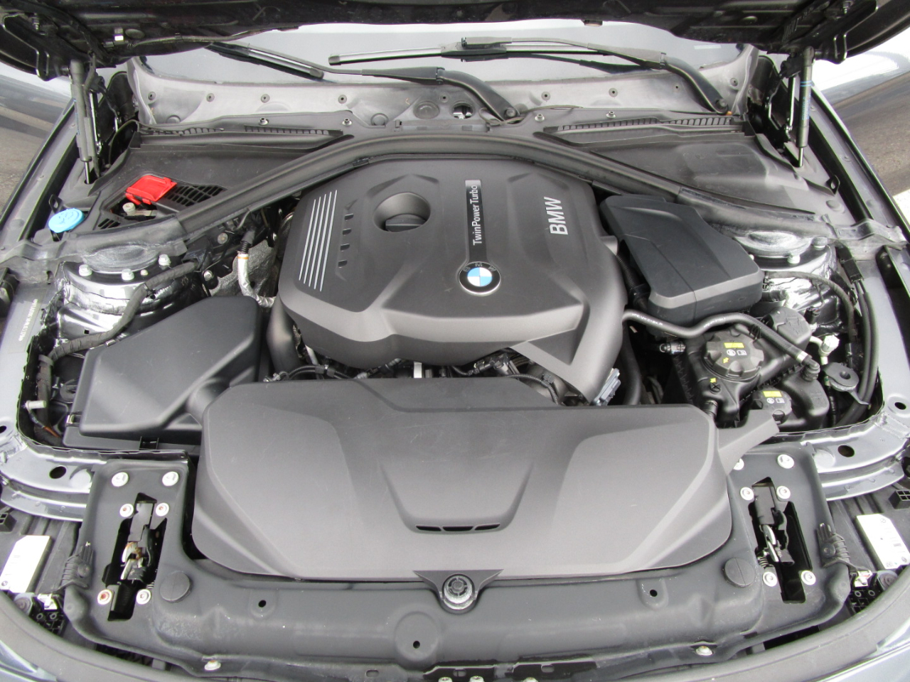 BMW 3-Series 330i xDrive SULEV Sedan 2017