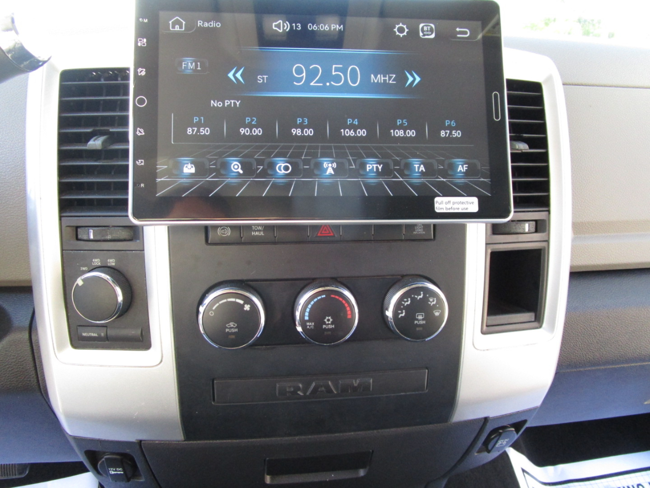 RAM 2500 Laramie Crew Cab LWB 4WD 2011