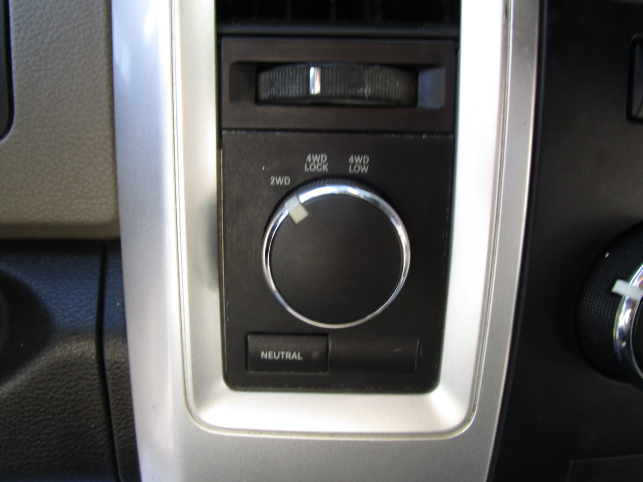 RAM 2500 Laramie Crew Cab LWB 4WD 2011