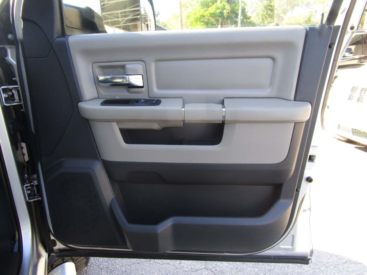 RAM 2500 Laramie Crew Cab LWB 4WD 2011