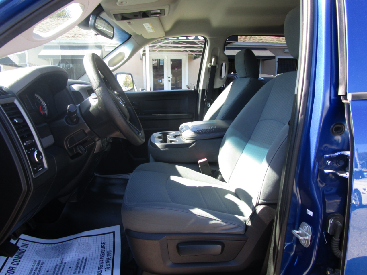 RAM 1500 Tradesman Crew Cab SWB 4WD 2016