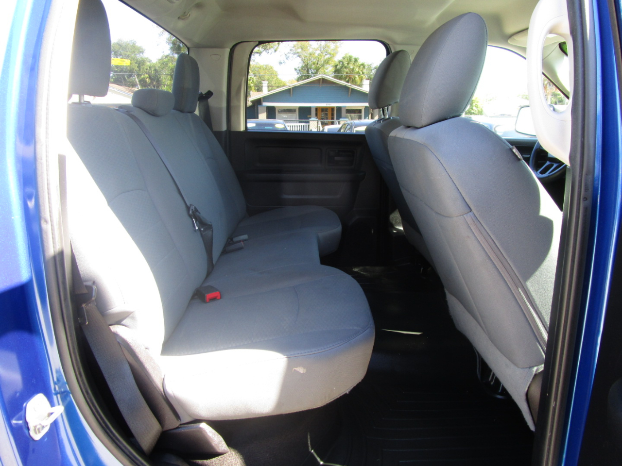 RAM 1500 Tradesman Crew Cab SWB 4WD 2016