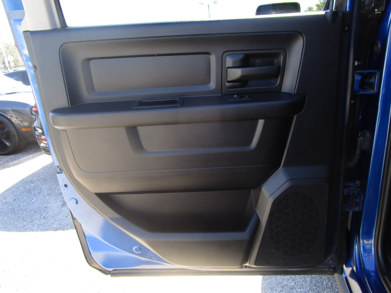 RAM 1500 Tradesman Crew Cab SWB 4WD 2016