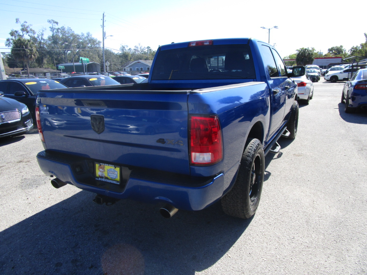 RAM 1500 Tradesman Crew Cab SWB 4WD 2016