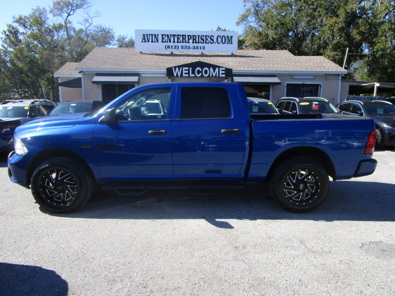 RAM 1500 Tradesman Crew Cab SWB 4WD 2016