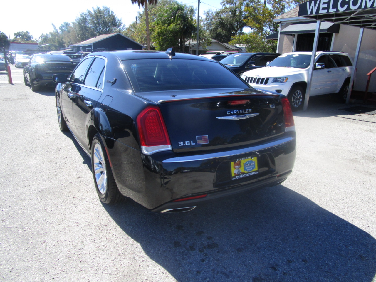 Chrysler 300 Limited RWD 2019