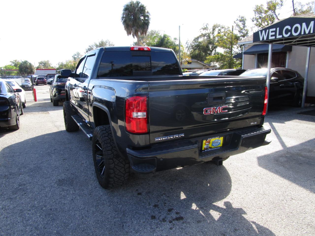 GMC Sierra 1500 SLE Crew Cab Short Box 4WD 2018