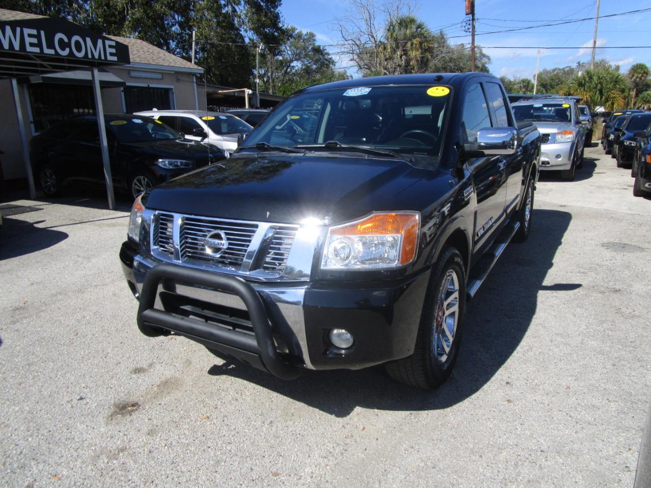 Nissan Titan SV Crew Cab 2WD 2015