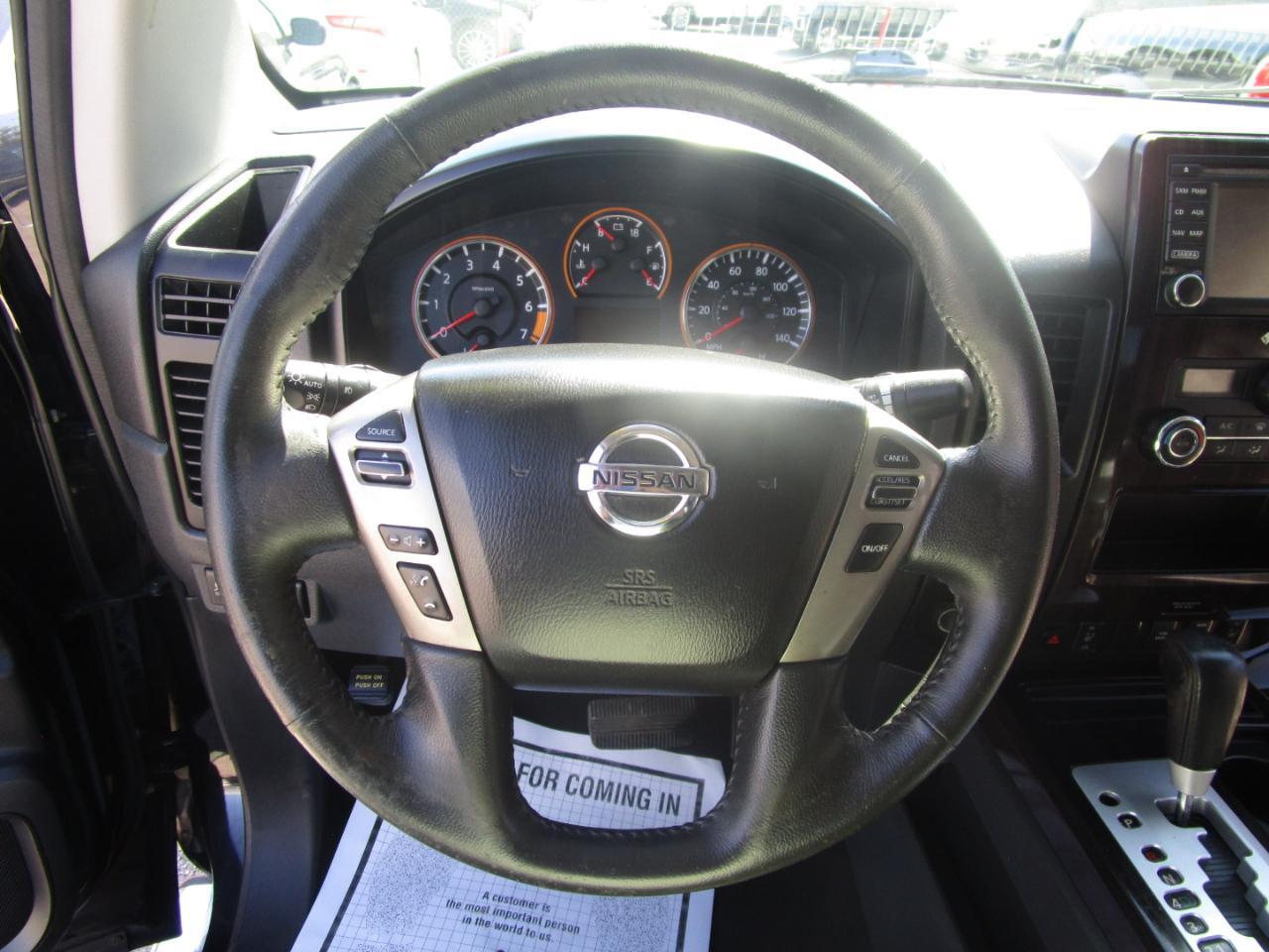 Nissan Titan SV Crew Cab 2WD 2015