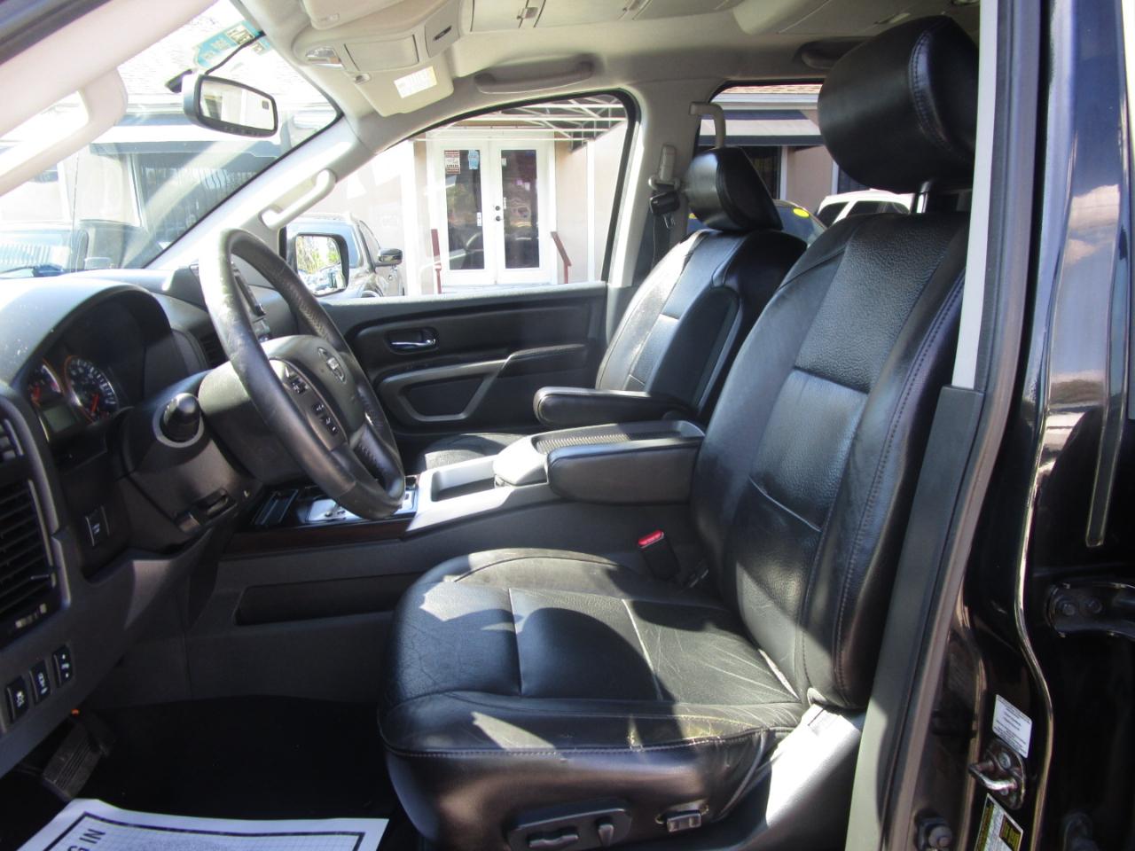 Nissan Titan SV Crew Cab 2WD 2015