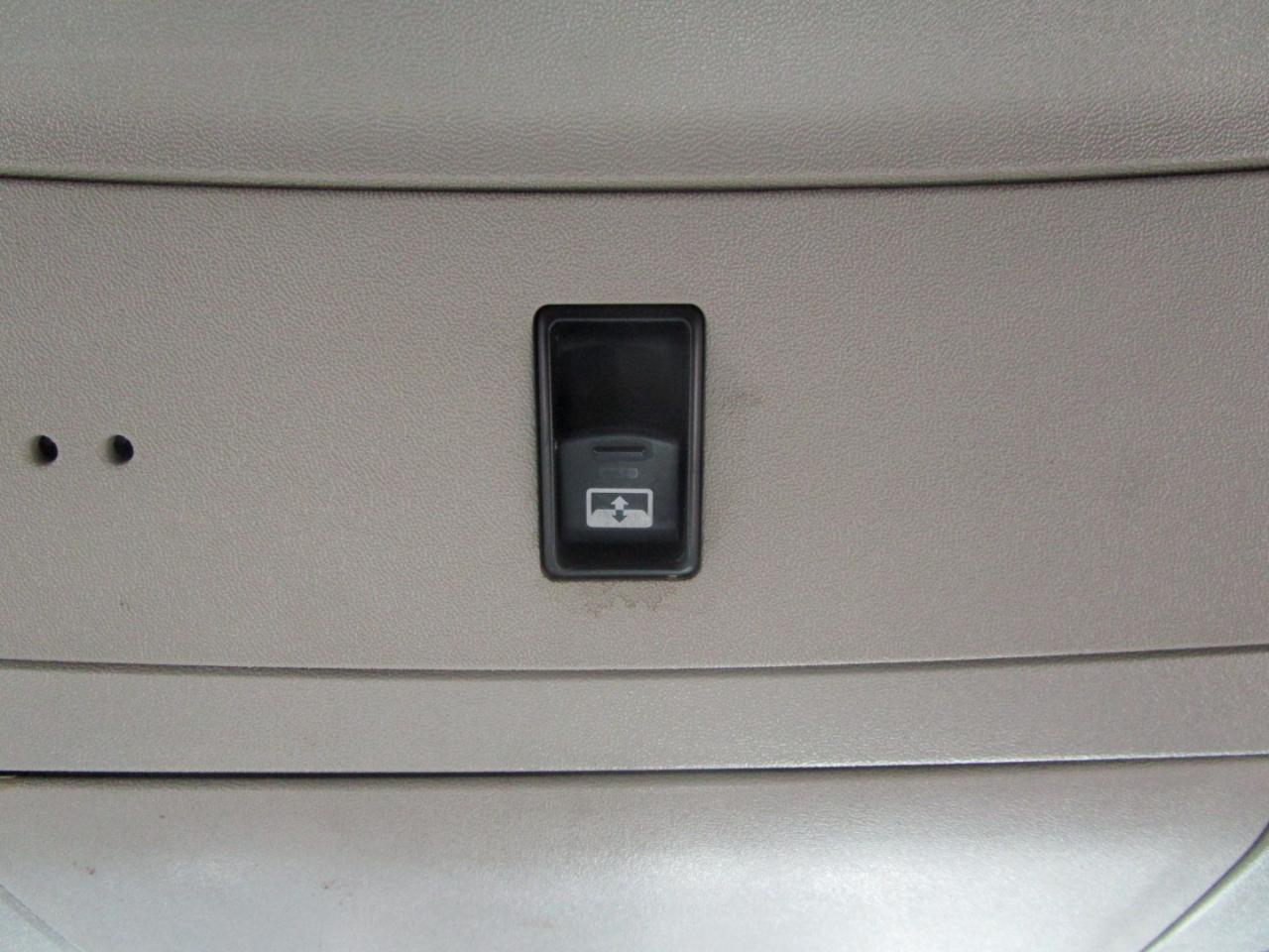 Nissan Titan SV Crew Cab 2WD 2015