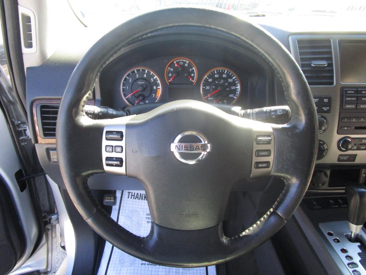 Nissan Armada Platinum 4WD 2012