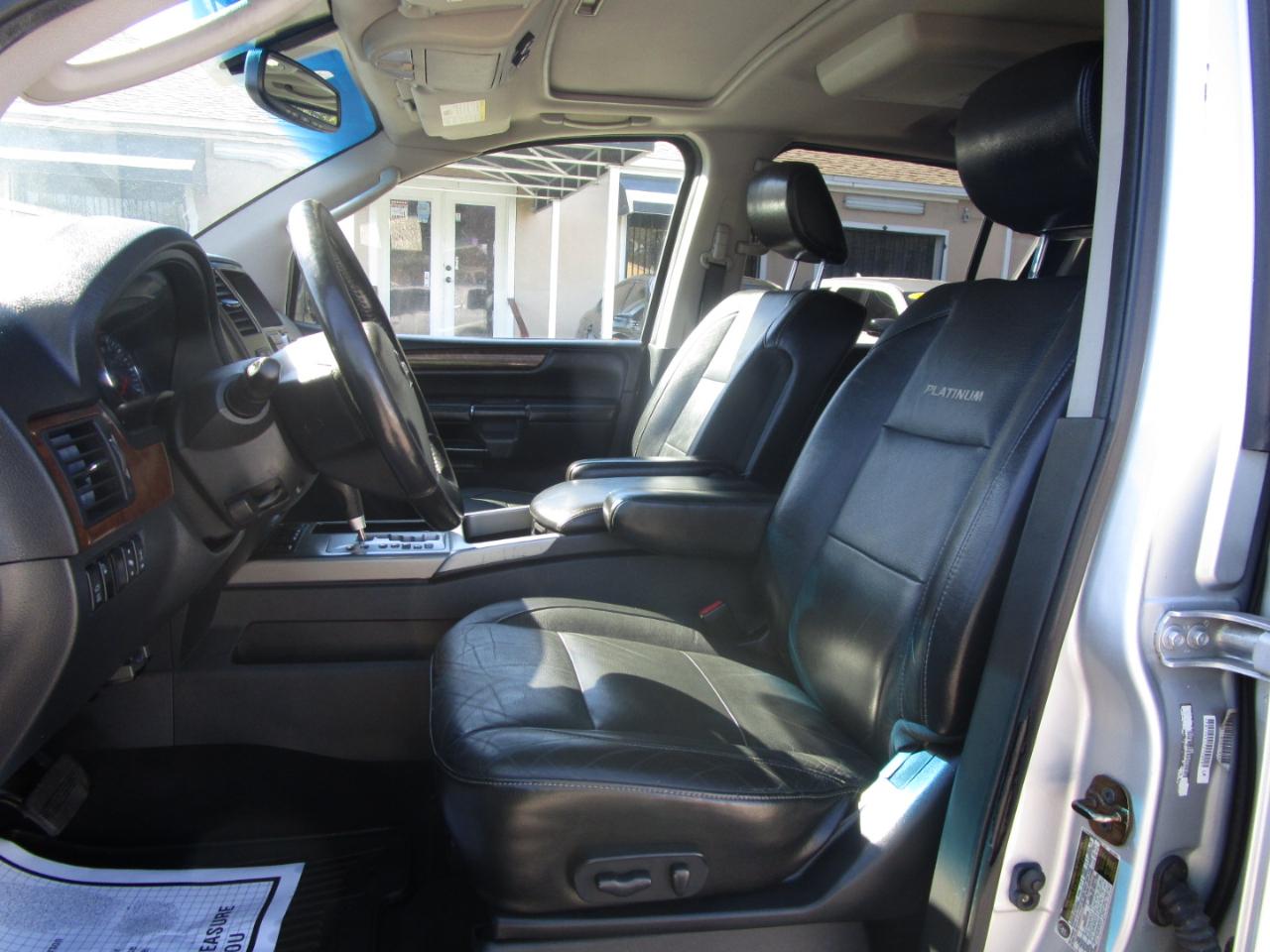 Nissan Armada Platinum 4WD 2012
