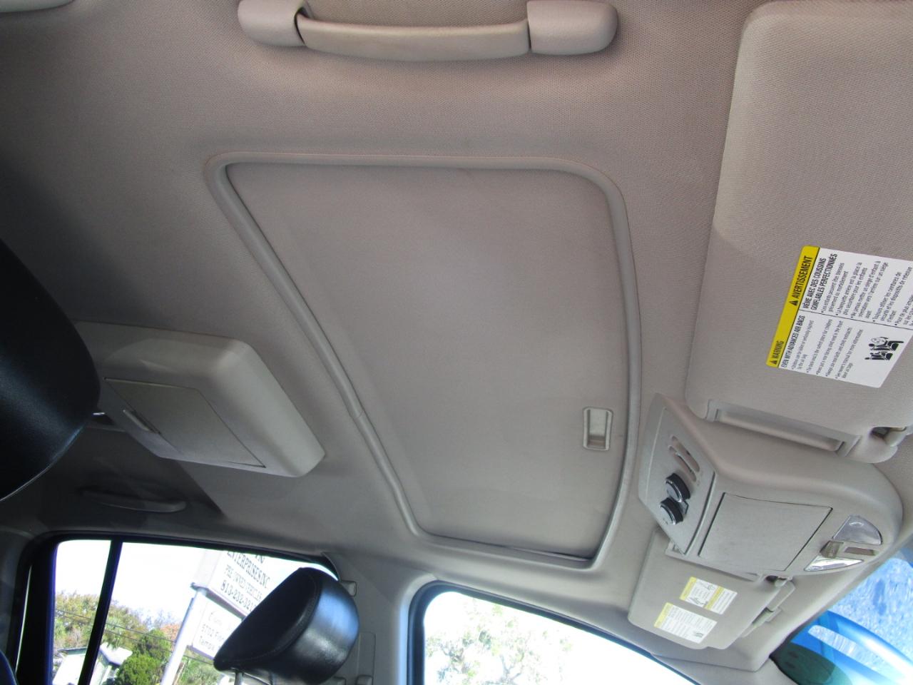 Nissan Armada Platinum 4WD 2012