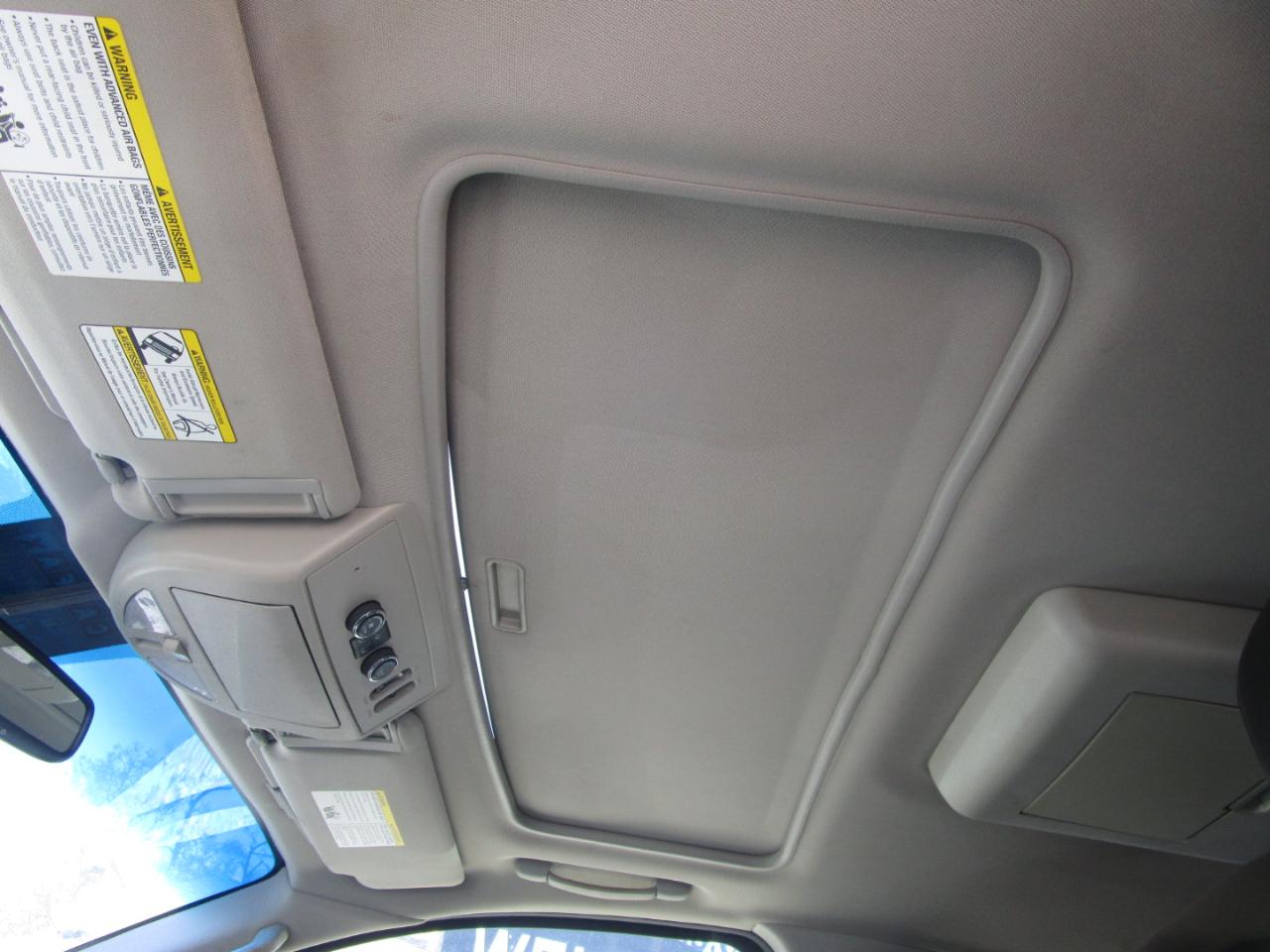 Nissan Armada Platinum 4WD 2012