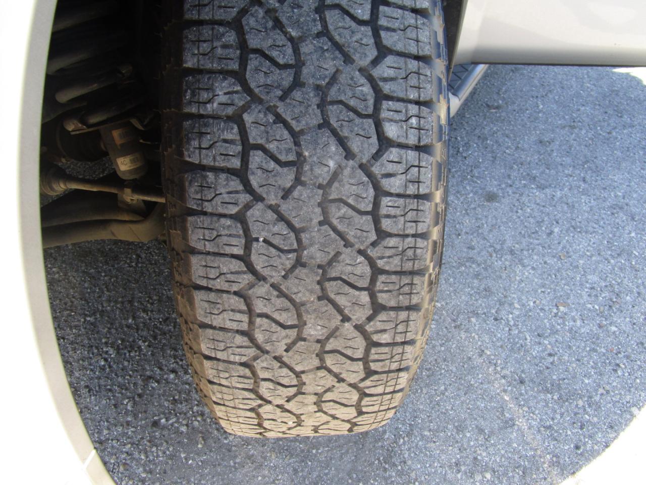 Nissan Armada Platinum 4WD 2012