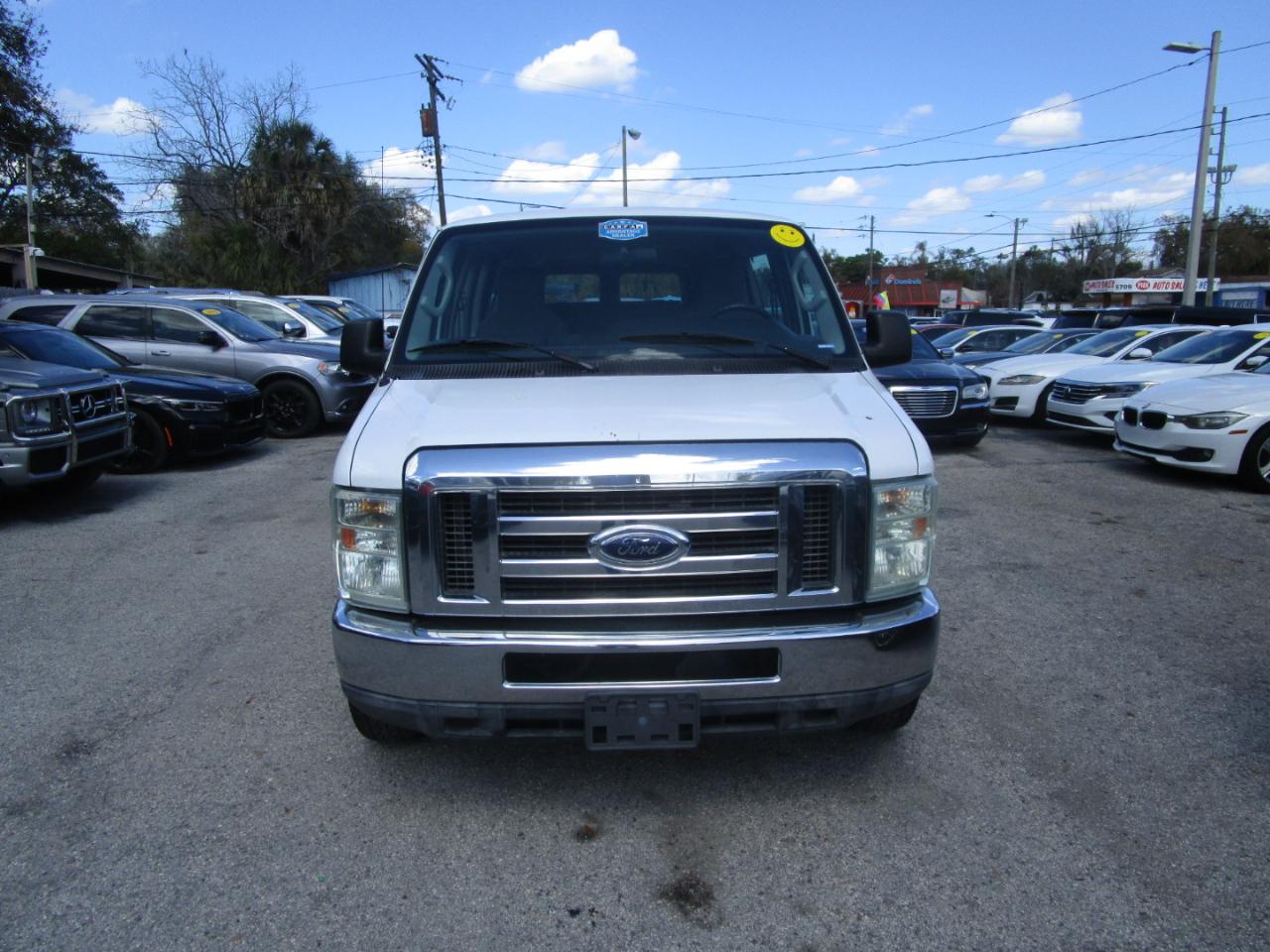 Ford Econoline E-350 XLT Super Duty Extended 2011