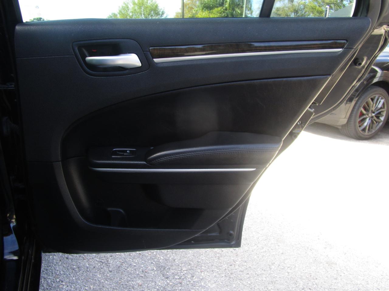 Chrysler 300 C RWD 2013