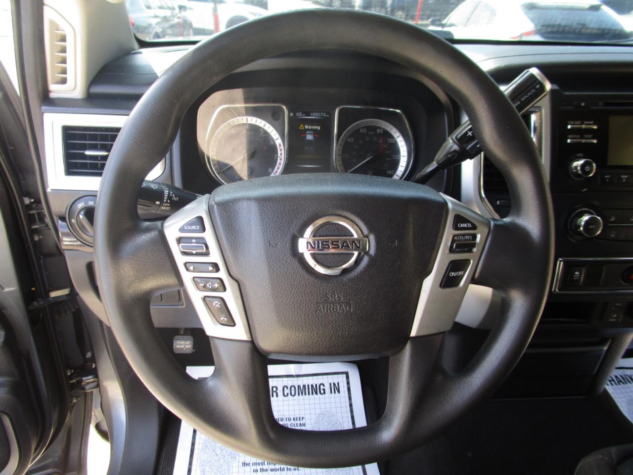 Nissan Titan SV Crew Cab 2WD 2017