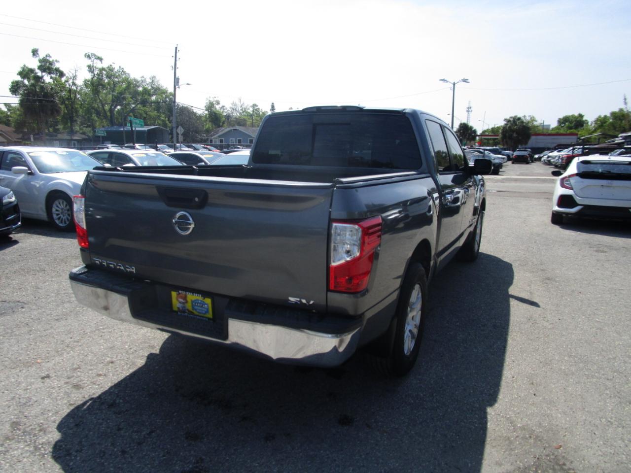 Nissan Titan SV Crew Cab 2WD 2017