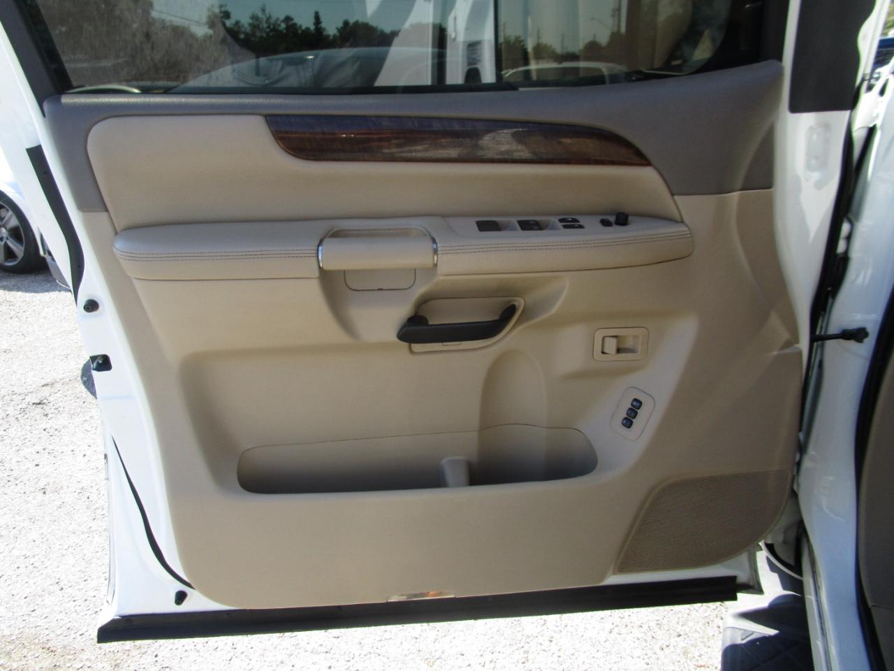 Nissan Armada Platinum 2WD 2013