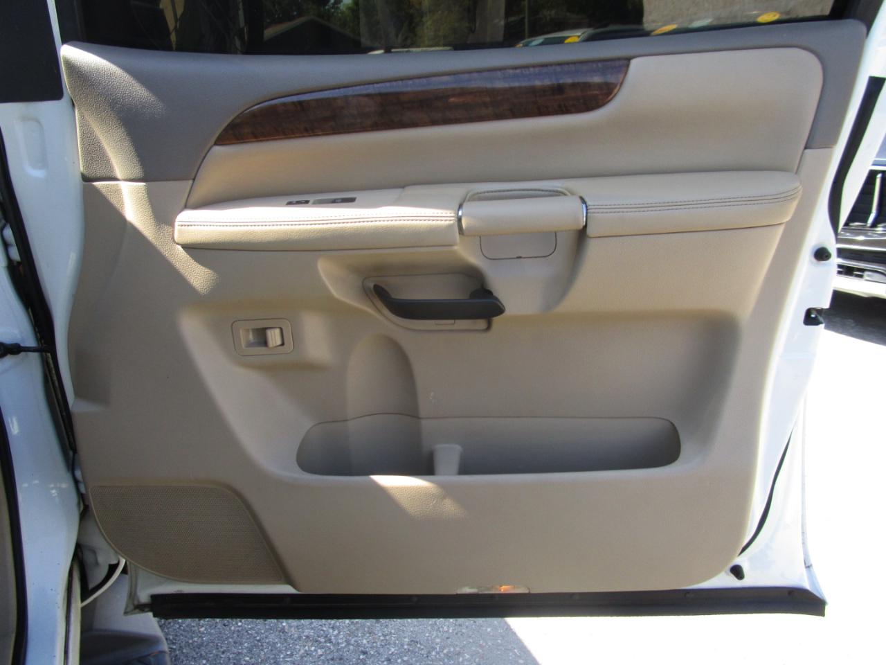 Nissan Armada Platinum 2WD 2013