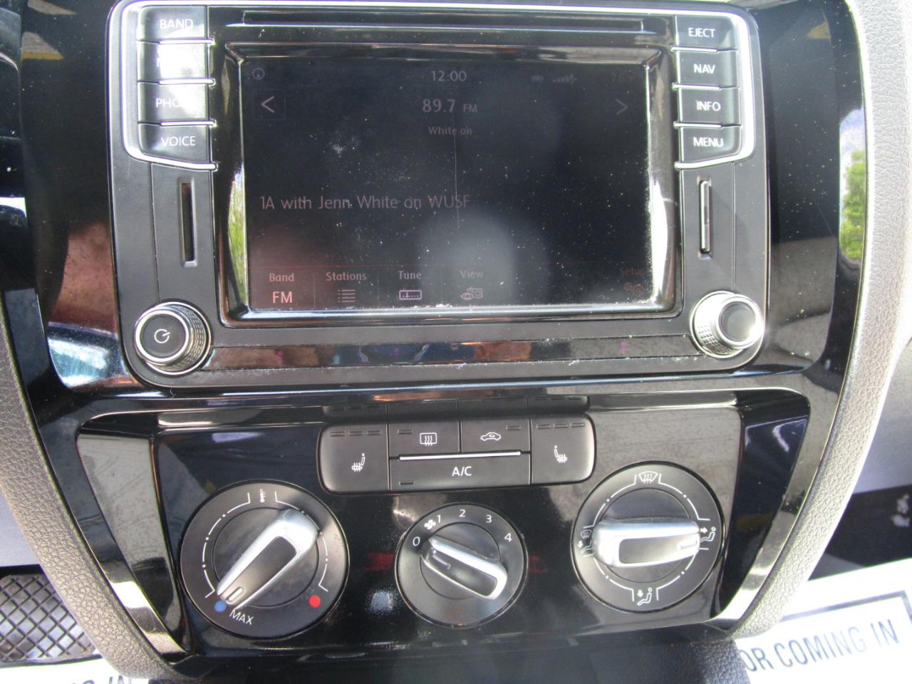 Volkswagen Jetta SE 6A 2016