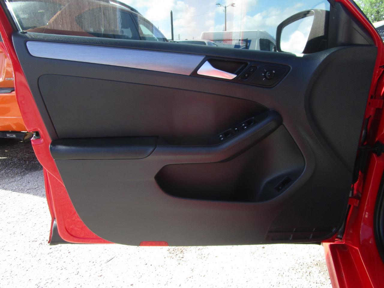 Volkswagen Jetta SE 6A 2016