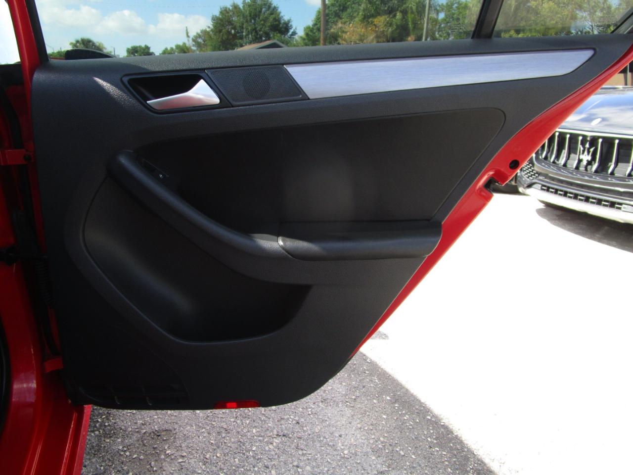 Volkswagen Jetta SE 6A 2016