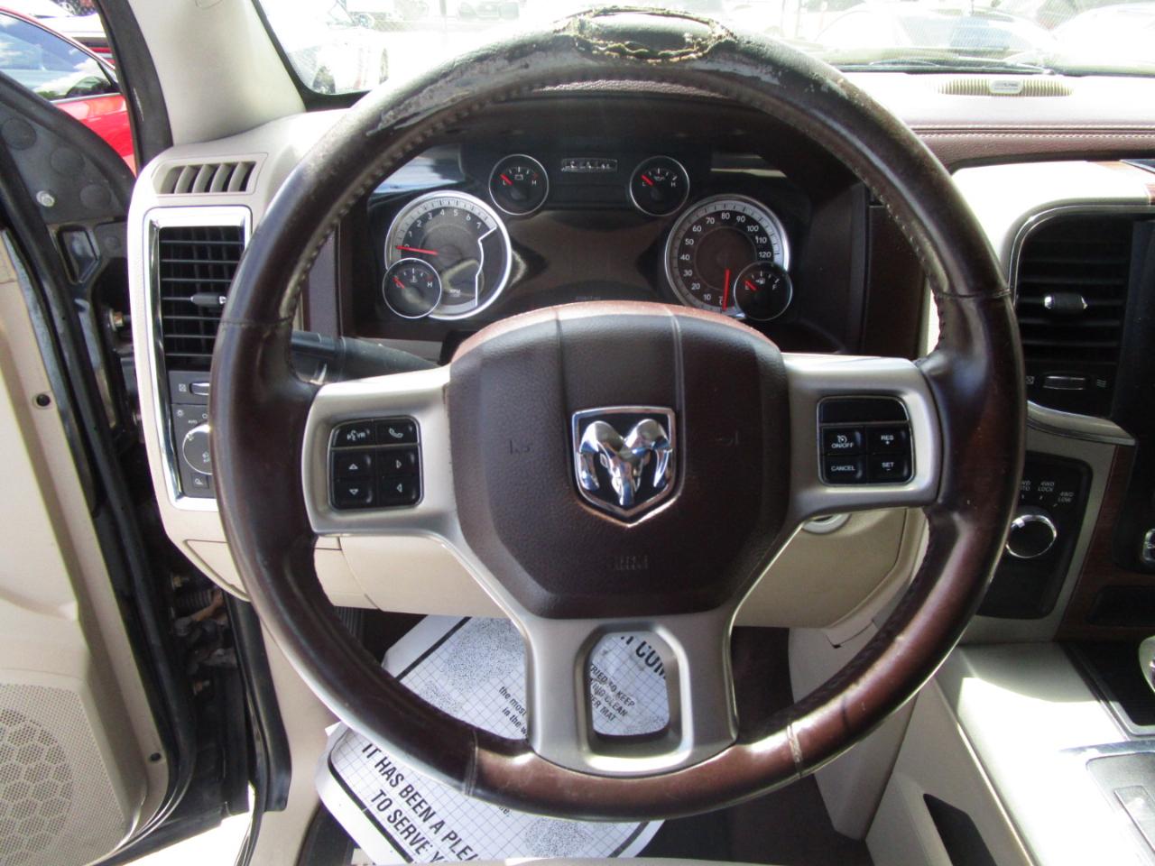 RAM 1500 Laramie Crew Cab SWB 4WD 2013