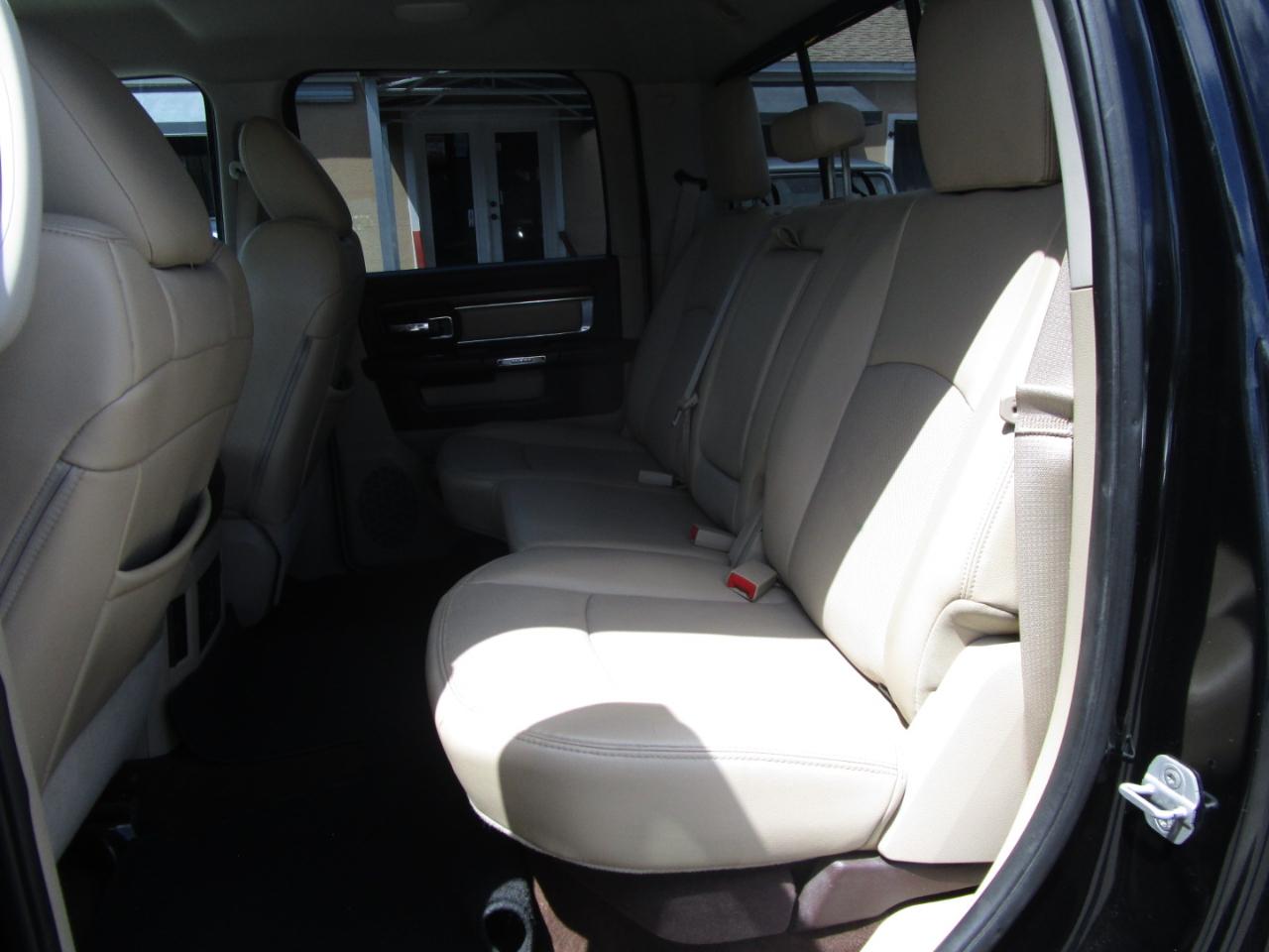 RAM 1500 Laramie Crew Cab SWB 4WD 2013