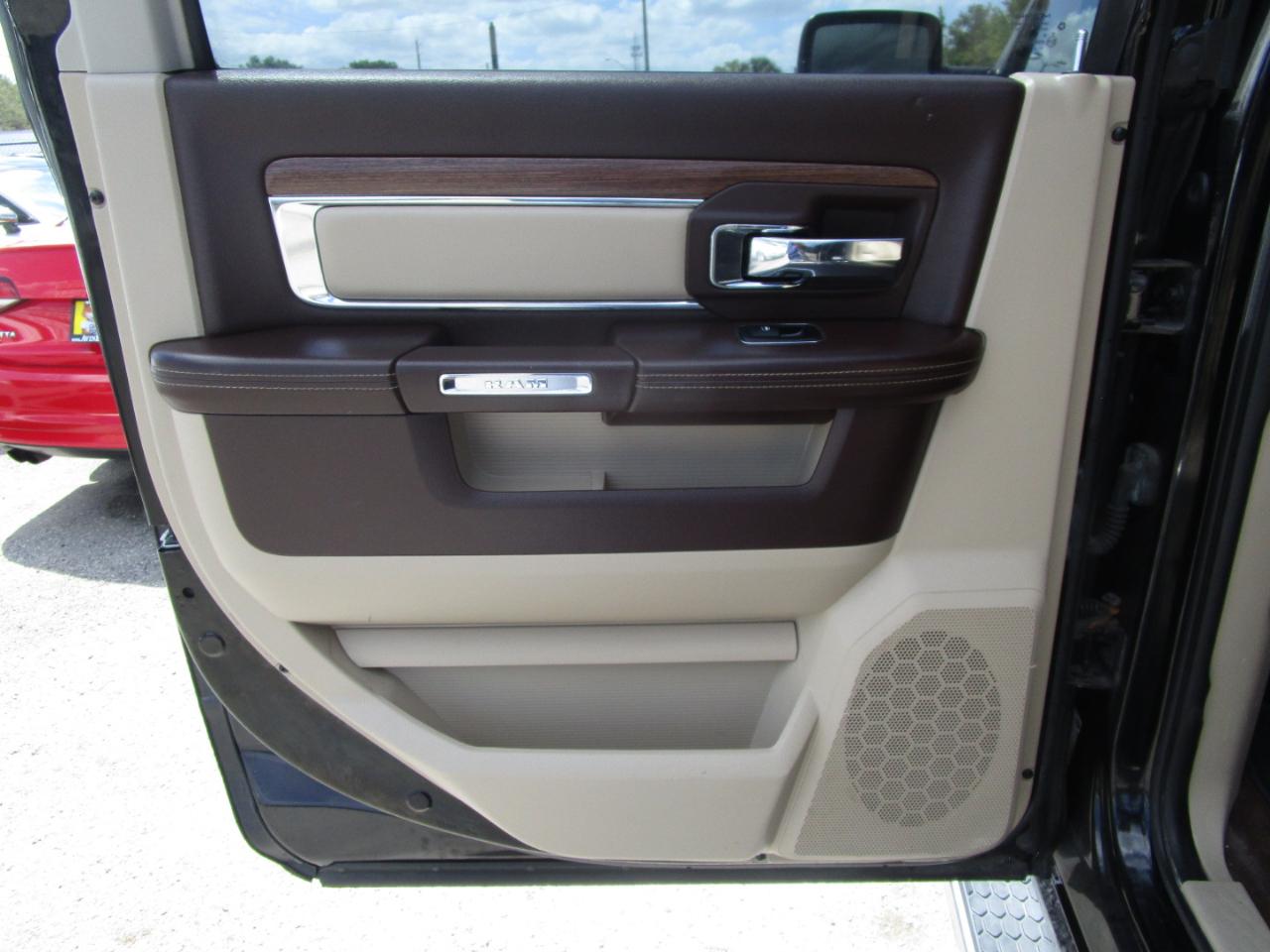 RAM 1500 Laramie Crew Cab SWB 4WD 2013