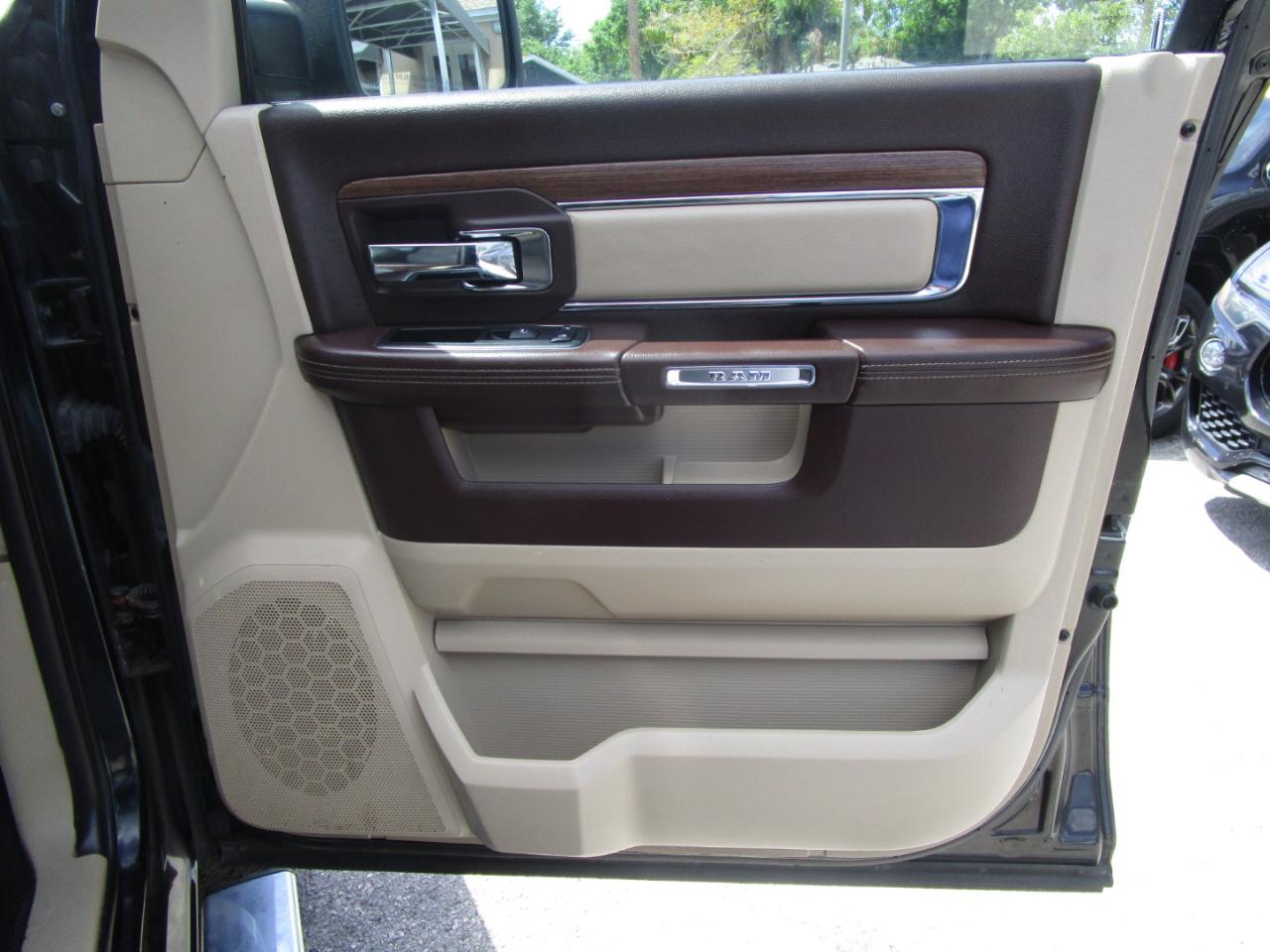 RAM 1500 Laramie Crew Cab SWB 4WD 2013