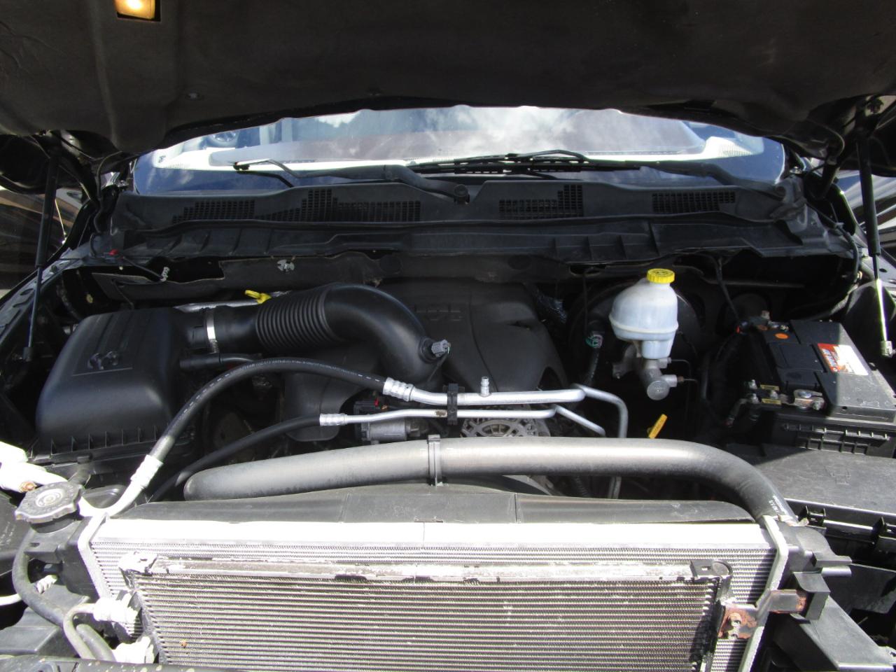 RAM 1500 Laramie Crew Cab SWB 4WD 2013