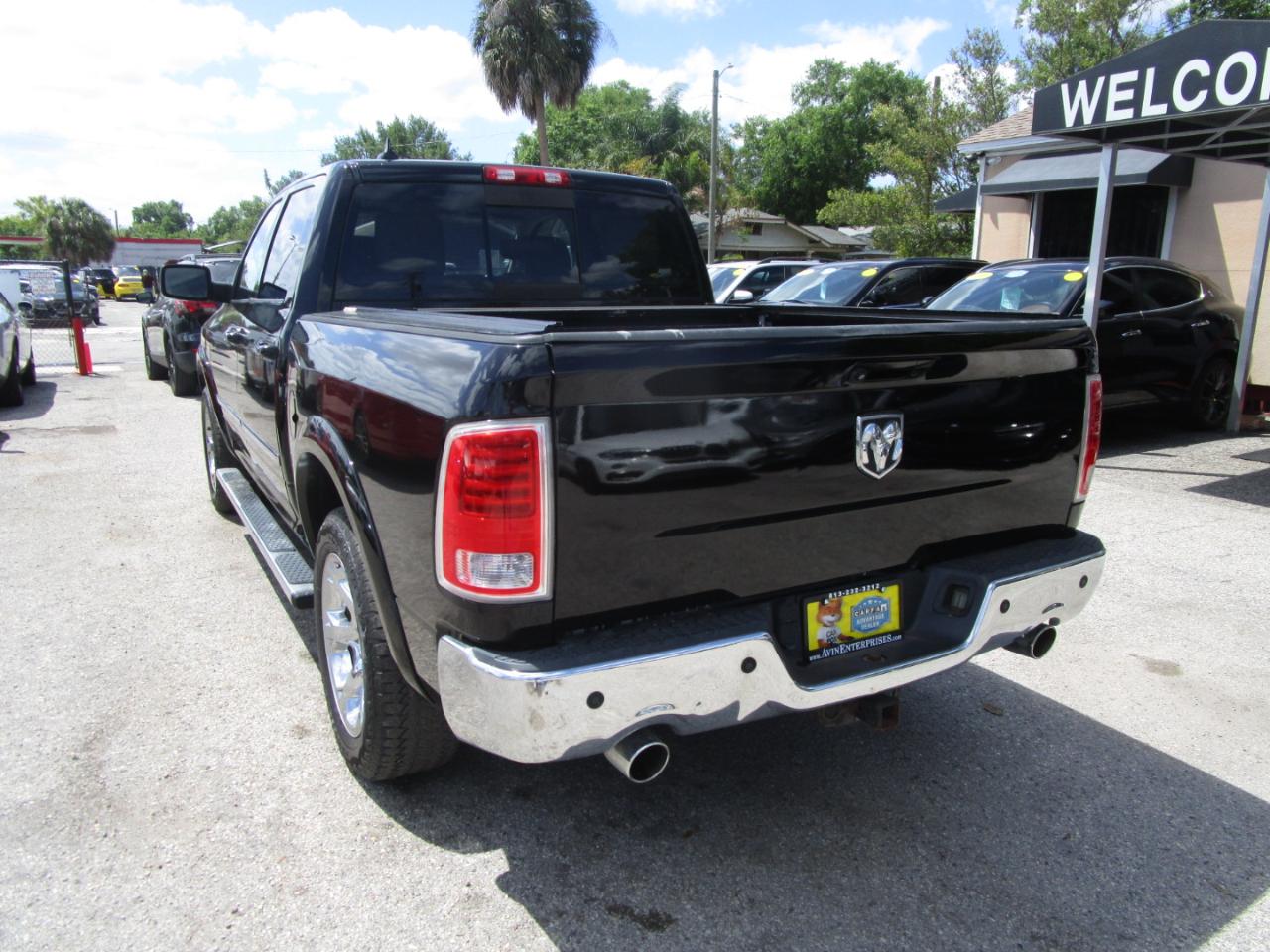 RAM 1500 Laramie Crew Cab SWB 4WD 2013
