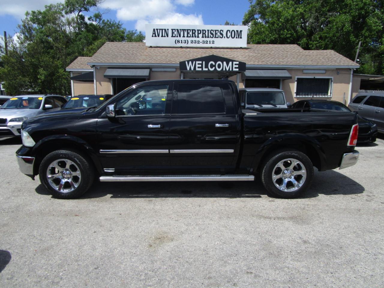 RAM 1500 Laramie Crew Cab SWB 4WD 2013