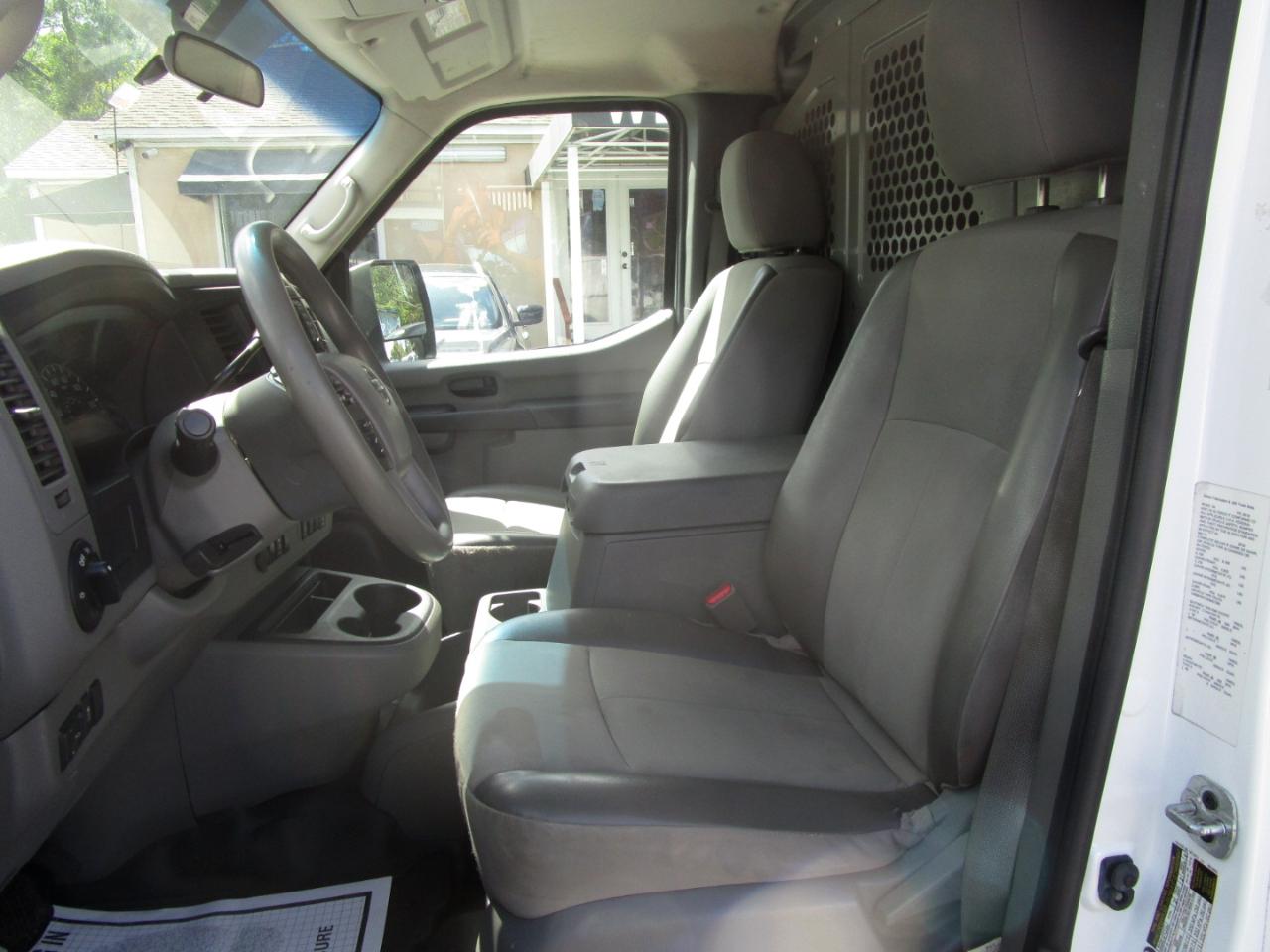 Nissan NV Cargo 2500 HD S V6 2019